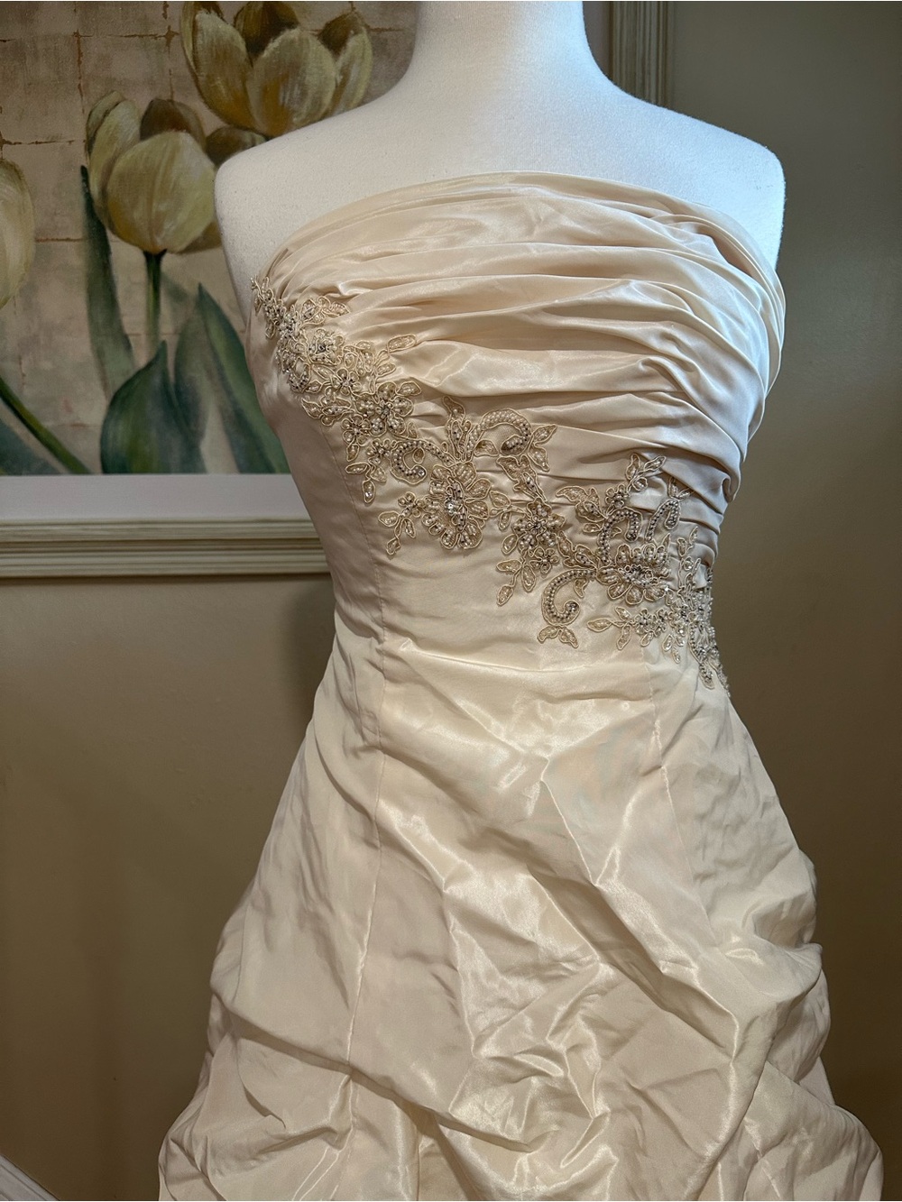 Davids Bridal Ivory Champagne Ruched lace Strapless Wedding Dress Sz 8 - Picture 3 of 16